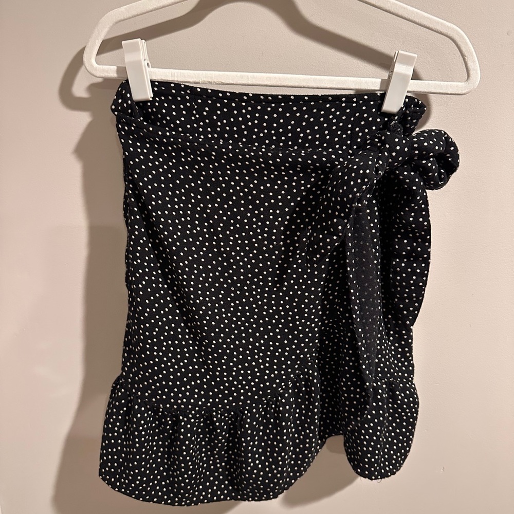 Abercrombie & Fitch Asymmetrical Black and White Skirt